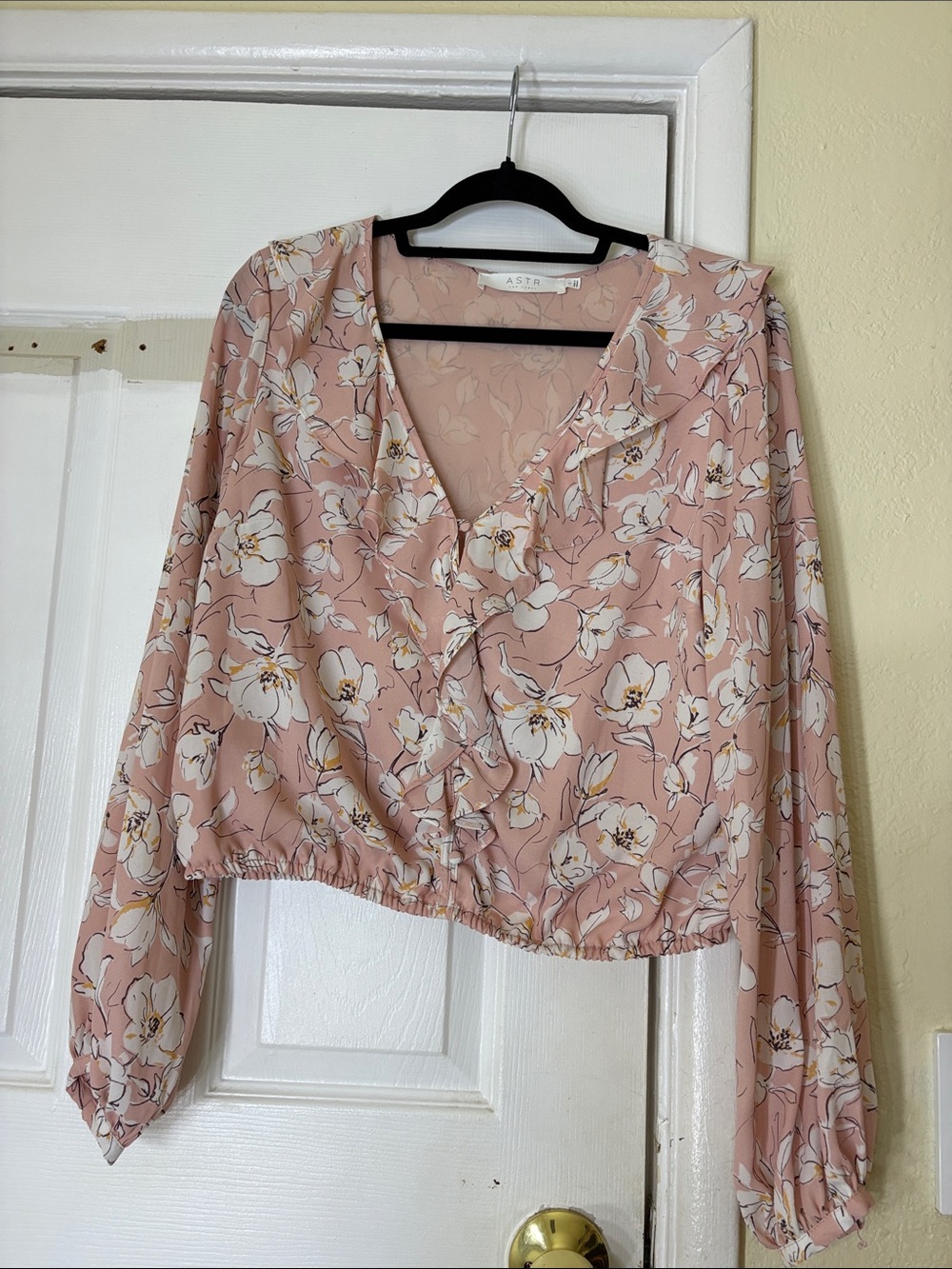 Astr Dusty Pink Floral Ruffle V-Neck Blouse